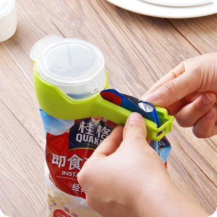 1pcs Plastic Cap Sealer Clip with Pour Spouts Snack Candy Storage Food Storage Bag Sealing Clips  Fresh Clamp Kitchen Organizer