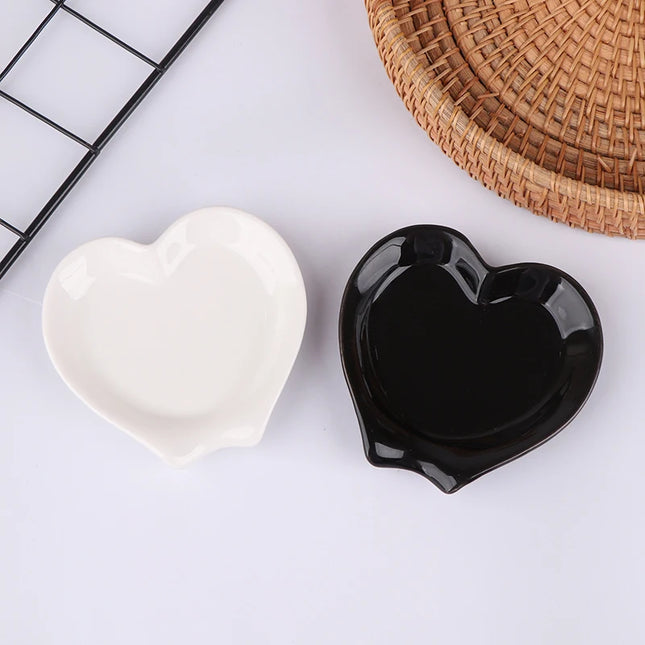 Creative Heart Shaped Ceramic Spoon Rest Pad Coffee Spoon Holder Soup Ladle Rack Kitchen Utensils Tableware Organizer