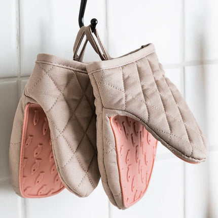 Fish-Shaped Silicone Anti-Scald Oven Gloves
