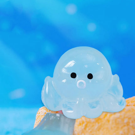 Micro Creative Cute Glow In The Dark Small Aquarium Fish Tank Diy Decoration Accessories Small Ornaments Knot Decorative Object