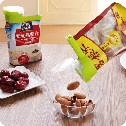 1pcs Plastic Cap Sealer Clip with Pour Spouts Snack Candy Storage Food Storage Bag Sealing Clips  Fresh Clamp Kitchen Organizer