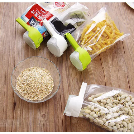 1pcs Plastic Cap Sealer Clip with Pour Spouts Snack Candy Storage Food Storage Bag Sealing Clips  Fresh Clamp Kitchen Organizer